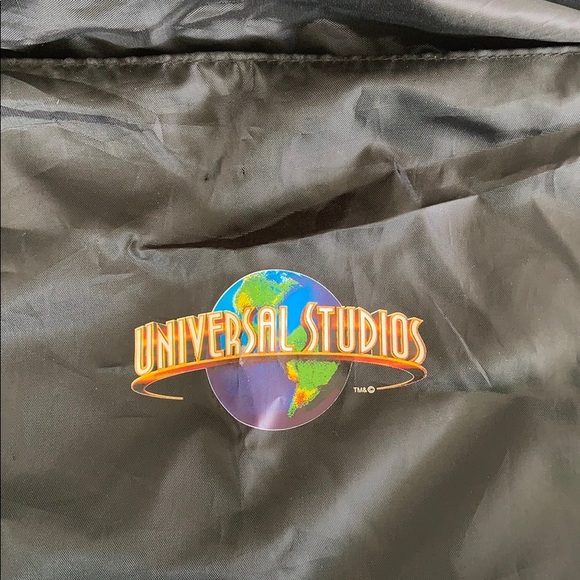 ⭐️3/$20⭐️ Universal Studios black cinch pack - Picture 3 of 4